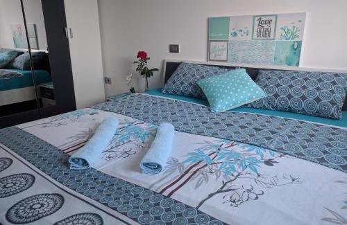 Ankaran Apartment | Cozy Oceanfront Retreat at Jan's Place - Rated 9/10