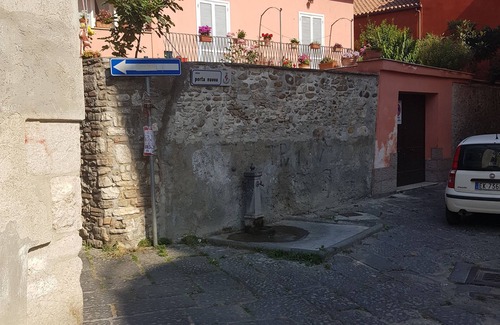 Benevento Apartment | Cozy Stay at Janara - Teatro Romano with Breakfast Included