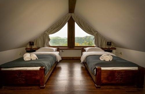 Milowka Bed & Breakfast | Oceanfront Retreat: Janasiówka with Exceptional 9.5 Rating