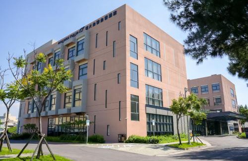 Wuqi District Hotel | Explore JANDA Golden Tulip Hotel: 4-Star Family Retreat