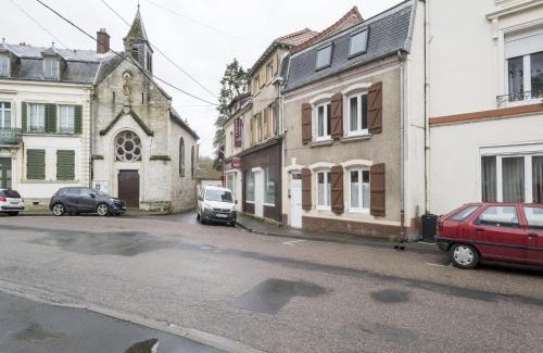 Dun-sur-Meuse House | Jane Austen Lake Retreat, cleaning included