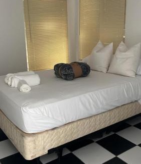 Rio Piedras Apartment | Pet-Friendly Comfort at Janer House in San Juan