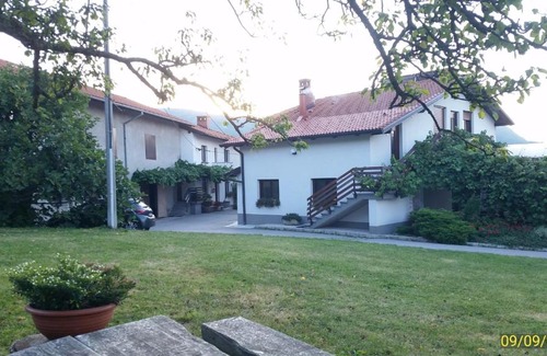 Prem House | Janezinovi House: Pet-Friendly Getaway with Hot Tub & Kitchen