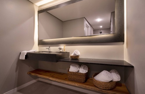 Vila Luiza Hotel | Experience Jangal das Araucárias Swan Design Hotel in Canela