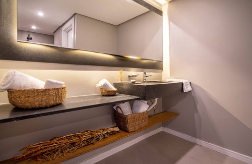 Vila Luiza Hotel | Experience Jangal das Araucárias Swan Design Hotel in Canela