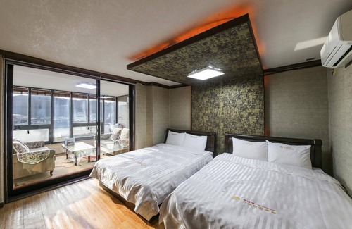 Wondo-ri Hotel | Eco-Friendly Jangheung Jinsong Tourist Hotel with Breakfast