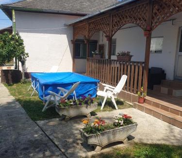Abadszalok House | Family-Friendly Getaway at Janka Vendégház és Apartman