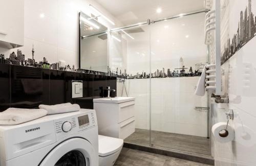 Gdynia Apartment | Stylish Janki Bryla Two-Level Apartment - Rated 9.7/10