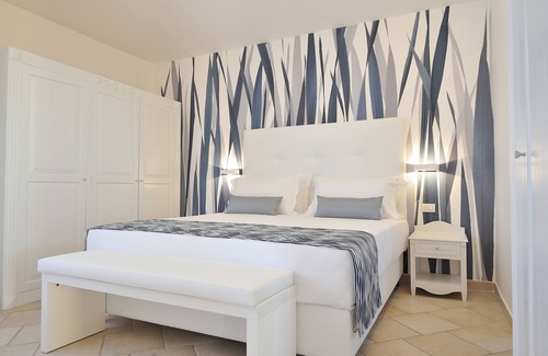 Porto Ottiolu Hotel | Relax at Janna e Sole Resort with Ocean Views & Pool