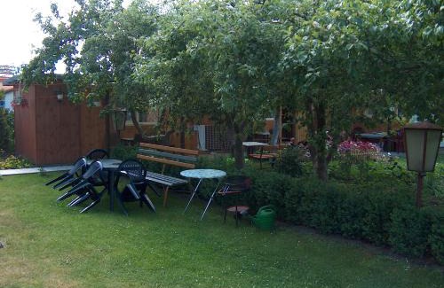 Jantar House | Family-Friendly Jantar Wynajem Pokoi & Cozy Cabins