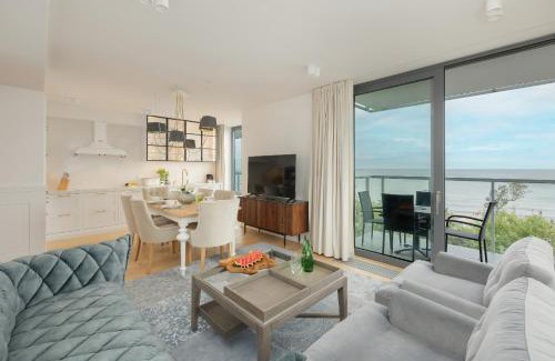 Mielno Apartment | Cozy Oceanfront Getaway - Jantaris Luxury Apartment, Mielno