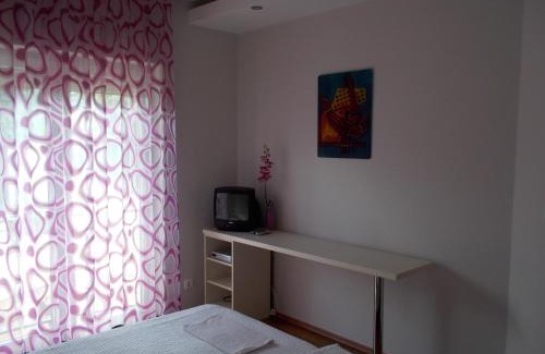 Sarvar Apartment | Family-Friendly Janus Apartman with 9/10 Guest Rating