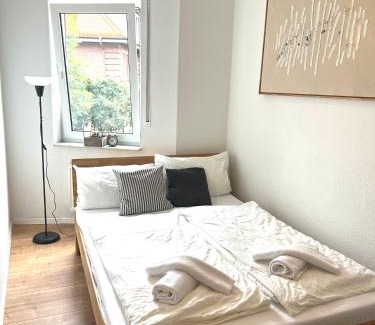 Bruhl Apartment | Couple's Retreat near Mannheim - Child-Friendly Japandi Style
