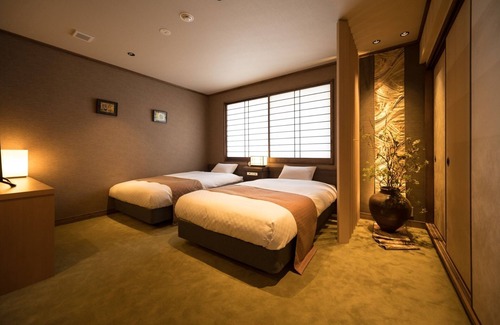 Karasumaoike Hotel | Experience the Tranquil Japanese Suite HIGASHIYAMA in Kyoto