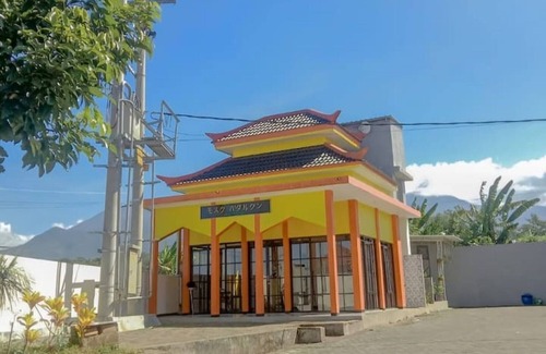 Dinoyo House | Welcoming Japanese Villa Naomy Residence for Families