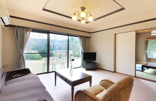 Ito Hotel | Experience Japanese-Western Style Rooms for 5 in Ito
