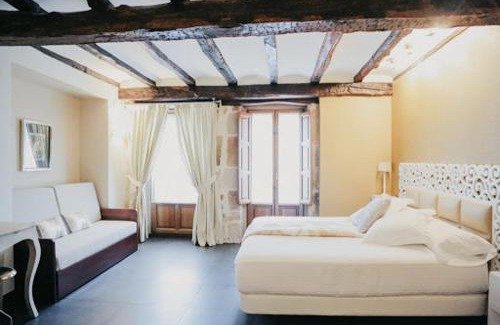 Lloreda Apartment | Guest Rated: 9.3 at Jardín Botánico - Family-Friendly Stay