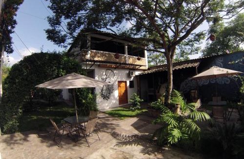 Gracias House | Cozy Jardín Café Hotel & Restaurant: Pet-Friendly Stay