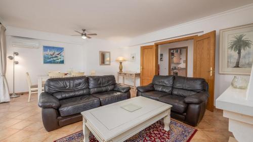 Meia Praia Resort | Discover Jardim da Meia Praia Resort: Oceanfront Oasis Awaits