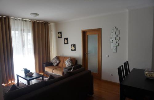 Santo Antonio Apartment | Family-Friendly Retreat at Jardim das Madalenas, Rated 9.5