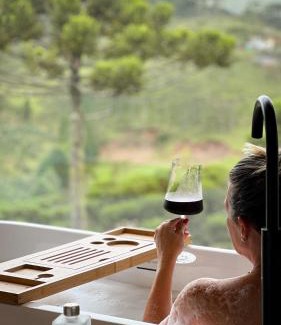 Bom Jardim da Serra Hotel | Experience Jardim das Pedras: Rated 10/10 with Hot Tub & Dining