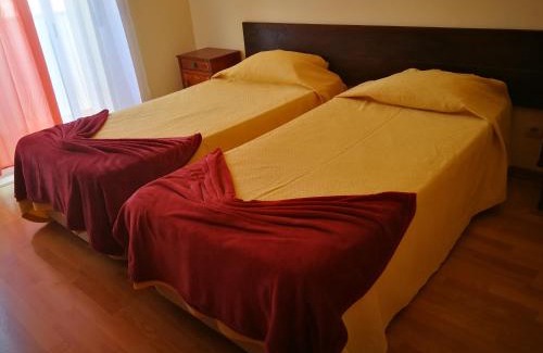 Guia Apartment | Oceanfront Jardim Paraiso Apartments: Rated 9/10 with Pool