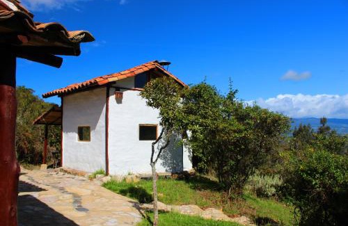 Guatavita Cabin | Beautiful Jardin Colibri: 10/10 Rated & Pet Friendly Stay
