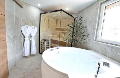 Trouville-sur-Mer Apartment | Jardin d'Eden : Sauna, Balneo & Jardin privatif