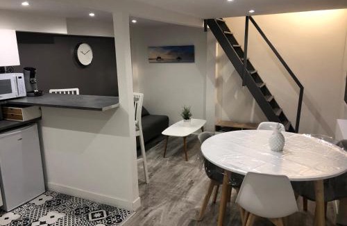Saint Augustin Apartment | Family-Friendly Stay at Jardin de la Béchade with Dining