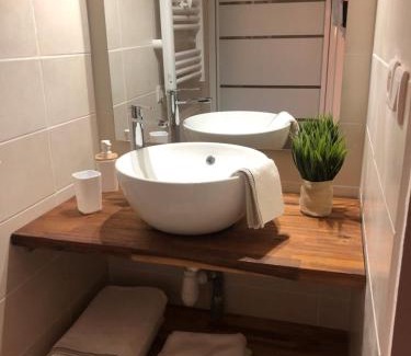 Saint Augustin Apartment | Family-Friendly Stay at Jardin de la Béchade with Dining
