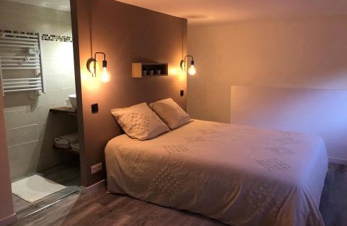 Saint Augustin Apartment | Family-Friendly Stay at Jardin de la Béchade with Dining