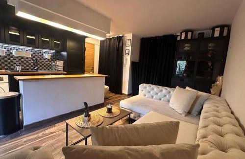 Le Busca Apartment | Comfortable Jardin des Plantes with Secure Parking & Terrace