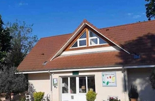 Saint-Georges-d'Esperanche Apartment | Relax at Jardins du Castel Gîtes with Ocean Views & Pool