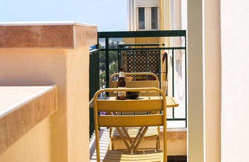 Ensanche Centro Apartment | Jardines del Puerto: Scenic Views and Pet-Friendly Retreat