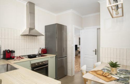Ensanche Centro Apartment | Beautiful Jardines del Puerto with Scenic Views & Family-Friendly