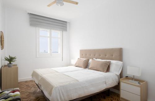 Ensanche Centro Apartment | Beautiful Jardines del Puerto with Scenic Views & Family-Friendly