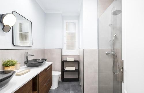 Ensanche Centro Apartment | Beautiful Jardines del Puerto with Scenic Views & Family-Friendly