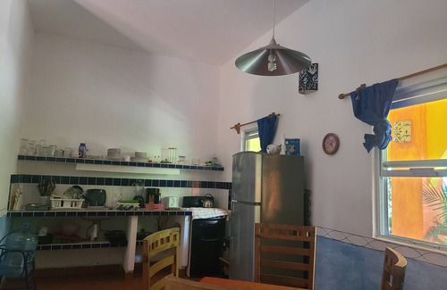 La Manzanilla Apartment | Cozy Jardines Tropicales: Steps from the Beach with Ocean Views