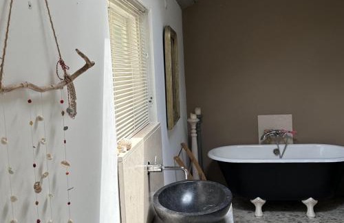 Cussy-en-Morvan House | Pet-Friendly Getaway at Jardins Fleuries 2 Hotel