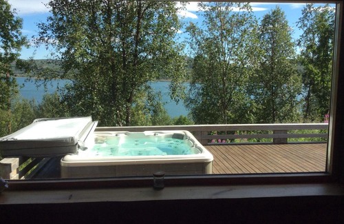 South Varanger Cabin | Experience Jarfjord Arctic Aurora Lodge: 10/10 Guest Rated Oasis