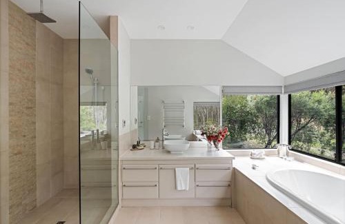 Rosa Glen Hotel | Jarrah Grove Forest Retreat - Adults Only Luxury Chalet