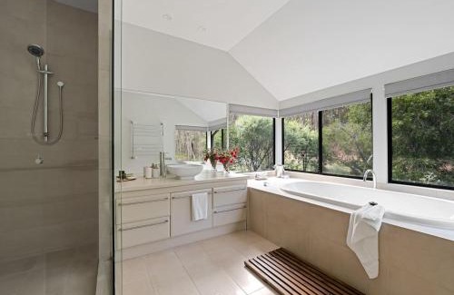 Rosa Glen Hotel | Jarrah Grove Forest Retreat - Adults Only Luxury Chalet