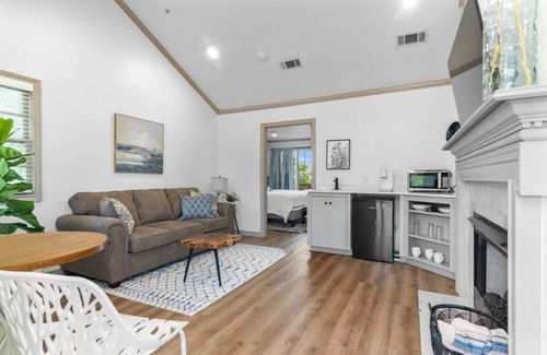 Ramona Cabin | Top-Rated Jarrett Farm Resort Suite with Pool & Hot Tub