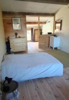 Monieux House | Idyllic Mas Provençal for Families and Pets