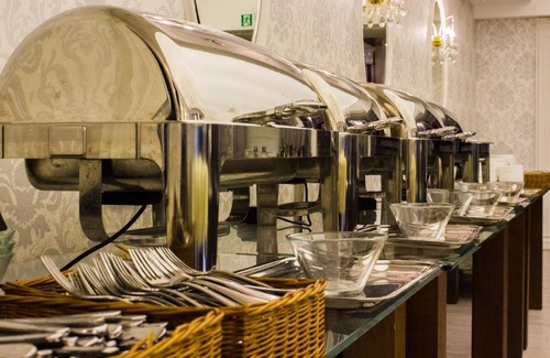 Psie Pole Hotel | Discover Jasek Premium Hotel Wrocław: Pet-Friendly Comfort