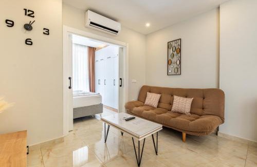Alanya Apartment | Discover Jasmin 2: Family-Friendly Retreat with Pool