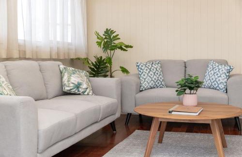 Forster Hotel | Discover Jasmine Apartment: Family-Friendly with Pool Access