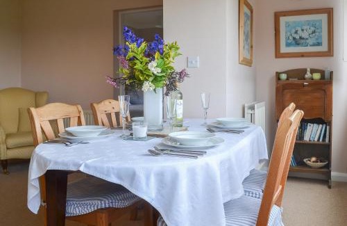 Consett House | Explore Jasmine Cottage: Pet Friendly with Hot Tub Amenities