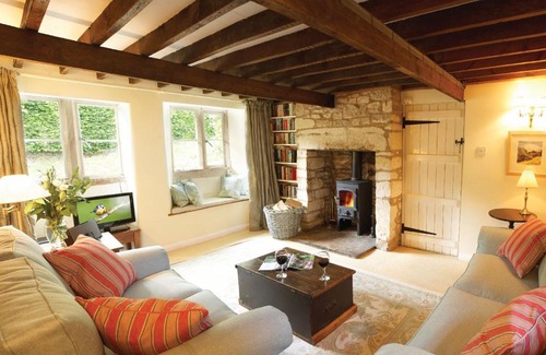 Burford House | Pet-Friendly Retreat at Jasmine Cottage, Oxfordshire
