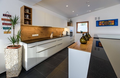 Laces Apartment | Relax in Jasmine Guest Suite with Pool and Breakfast Included